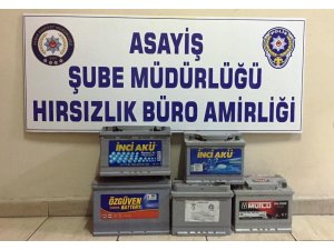 Araç akülerine dadanan hırsız tutuklandı