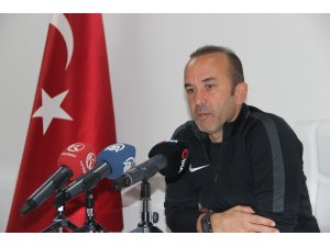 Mehmet Özdilek: "Kasımpaşa maçında hakem kararları maçın önüne geçti"