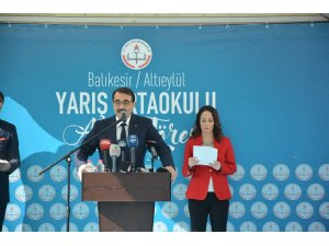 Bakan Selçuk’tan öğrencilere ıslıklı cevap