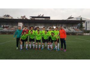 Salihli Belediyespor futbolda yeni yıldızlar yetiştiriyor