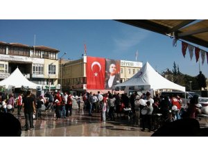 AK Partili kadınlar ile gençler kan bağışında bulundu