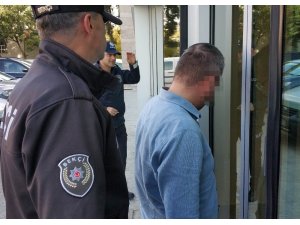 Üniversite öğrencisine tacizde bulunduğu iddia edilen öğretmen gözaltına alındı