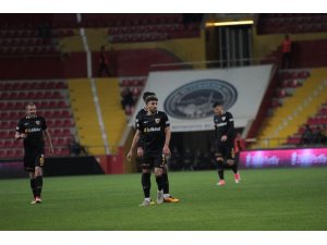 Bilal Başacıkoğlu ilk golünü attı