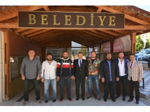 Elmalı’nın başpehlivanları ödüllendirildi