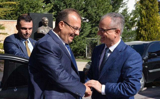 Canbolat’tan, Özçelik'e veda ziyareti