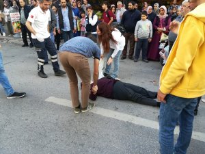 Hafif ticari aracın çarptığı kadın yaralandı