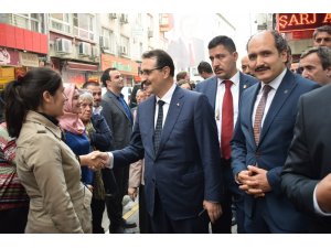 Bakan Dönmez partililerle bir araya geldi