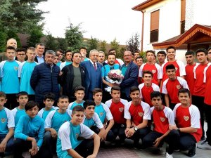 Ç.Çumra Belediyespor’dan Mehmet Oğuz’a ziyaret