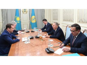 Rusya Başbakanı Medvedev Kazakistan'da