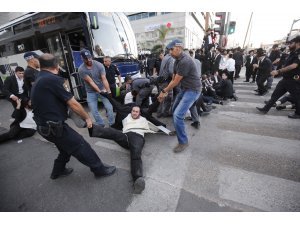 İsrail polisinden Ultra-Ortodoks Yahudilerin gösterisine müdahale