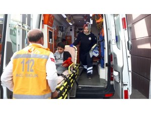 Merdivenlerden yuvarlanan öğrenci yaralandı