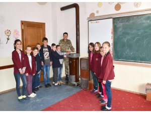 Türk askerinden Kosova'da kış yardımı