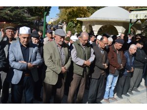 Şehit Filistinliler için gıyabi cenaze namazı kılındı