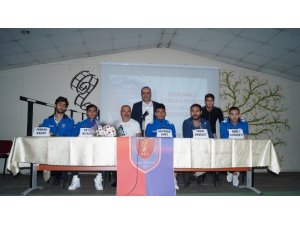 Karabüksporlu oyuncular, liseli öğrencilerle buluştu