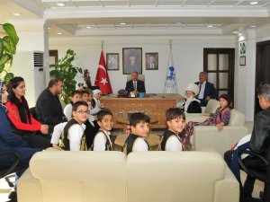 Öğrencilerden Başkan Akkaya'ya ziyaret