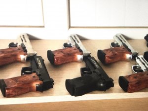 Mersin merkezli 4 ilde silah kaçakçılığı operasyonu