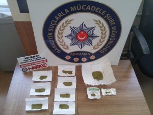 Uyuşturucu ticareti yapan 2 kişi tutuklandı