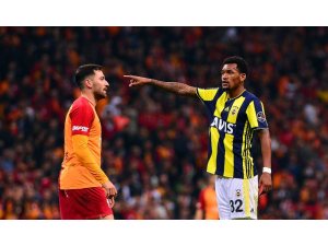 Jailson ilk golünü derbide attı