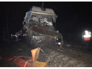 Rusya’da tren kamyona çarptı: 20 yaralı