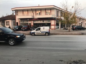 Oto galericide silahlı kavga: 1 yaralı