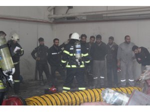 Boya fabrikasında çıkan yangın paniğe neden oldu