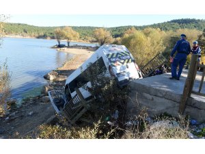 Seyir terasından düşen minibüsün altında kalan kişi öldü