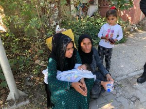 Adana’da çocuklarını istismar ederek dilencilik yapan 8 kadın yakalandı