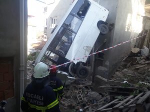 Kocaeli’de feci kaza: 12 yaralı
