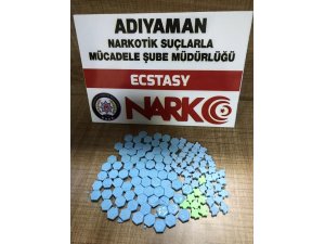 Uyuşturucu haplarla yakalanan 2 şahıs tutuklandı