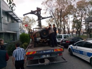 Maket uçaksavarla trafikte seyreden araç sürücüsü yakalandı