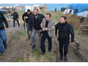 4 kez müebbet ve 231 yıl hapis cezası alan kişi evin içine kazdığı kuyuda yakalandı