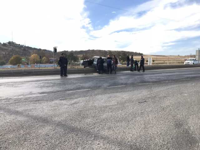 Ilgın'da otomobil yoldan çıktı: 2 yaralı