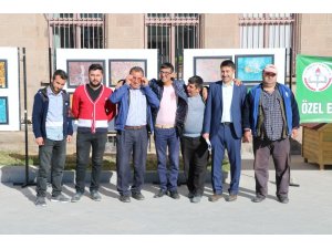 Özel öğrenciler ebru sergisi açtı