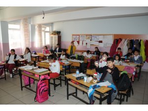 Öğrenciler "Sağlık İçin Su İçme" etkinliği düzenledi