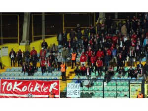 Balıkesirspor taraftarı Koray Şener’i unutmadı