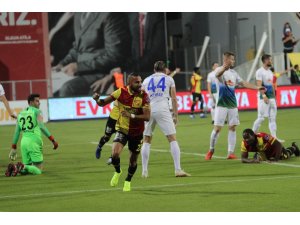Spor Toto Süper Lig: Göztepe: 1 - Çaykur Rizespor: 0 (İlk yarı)