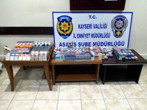 İşyerlerinin kepenk kilitlerini kırarak hırsızlık yapan 4 kişi yakalandı