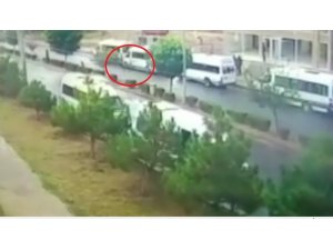 Aracın çarptığı çocuk metrelerce savruldu