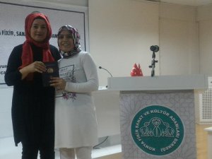 Şiir okumaları devam ediyor