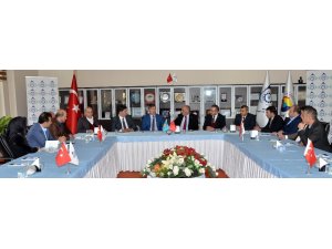 Kazakistan Büyükelçisi Saparbekuly’den ETSO’ya ziyaret