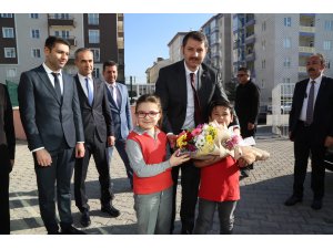 Vali Ayhan'dan okul ziyaretleri