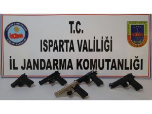 Asker eğlencesinde havaya ateş açan 5 kişi yakalandı