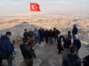 Gevale Kalesi’ne tarihi tırmanış