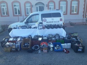 Jandarmadan kaçak oto yedek parça operasyonu
