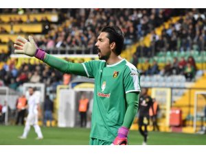 Balıkesirli milli kaleci Alperen Uysal’ın duygusal gecesi