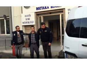 İzmir’de DEAŞ’a eş zamanlı baskın: 9 gözaltı