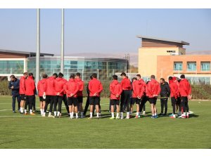 Ertuğrul Sağlam: “Galatasaray maçından 3 puan alıp geleceğe umutla bakacağız”