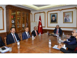 "Kırşehir'de yatırımcıları destekliyoruz"