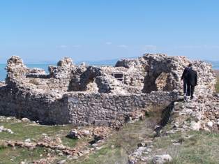 Tarihi sarayda cam buluntular ortaya çıktı