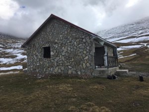 Yayla evlerini soyan hırsızlar yakalandı